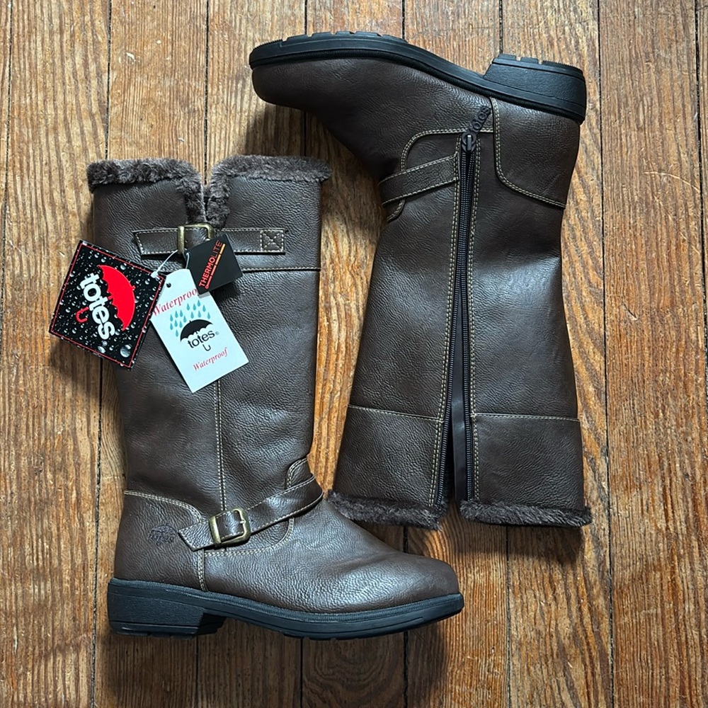 Totes boots, size 9